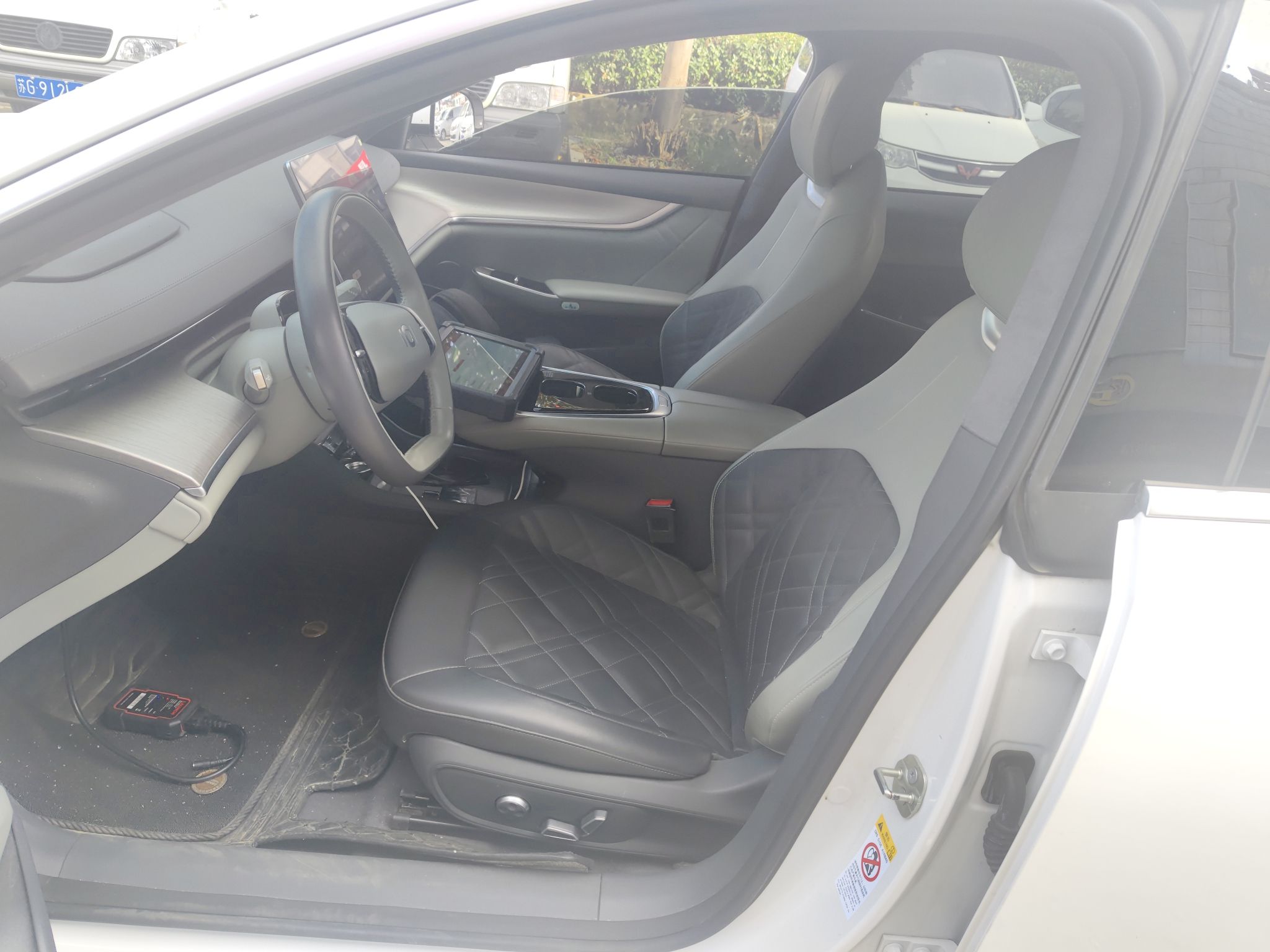 Переднее сиденье в автомобиле