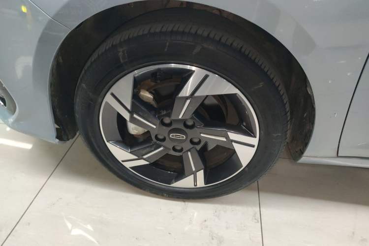 Used Geely Auto Emgrand L HiP 2022 1.5TD-DHT Pro 100KM Super Rui Left Front Wheel Hub