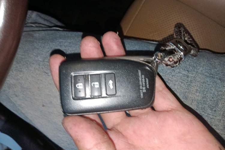 Used Lexus ES 2015 300h Luxury Edition Vehicle Key