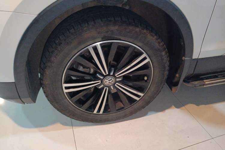 Used Volkswagen Tiguan L 2020 330TSI Automatic Two-Wheel Drive Panoramic Comfort Edition China VI Standard