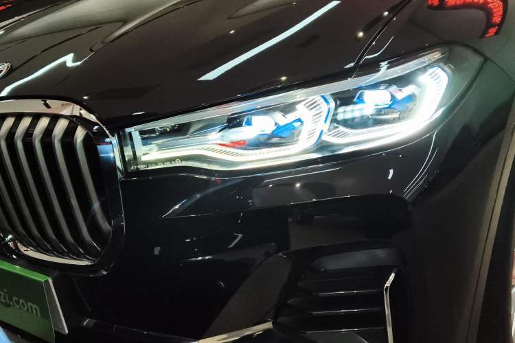 Used BMW X7 2022 xDrive40i Luxury Package with Premium Features