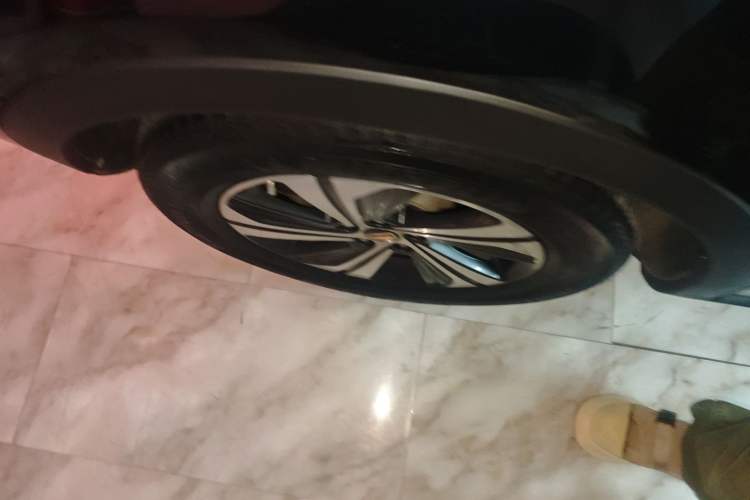 Used Hongqi HS5 2019 2.0T Smart Connect Flagship Edition Right Rear Wheel Hub