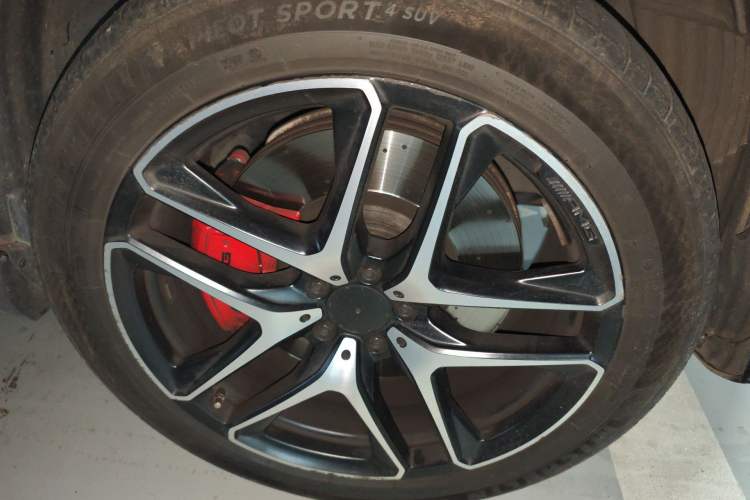 Used Mercedes-Benz GLE AMG 2022 AMG GLE 53 4MATIC+ Right Front Wheel Hub