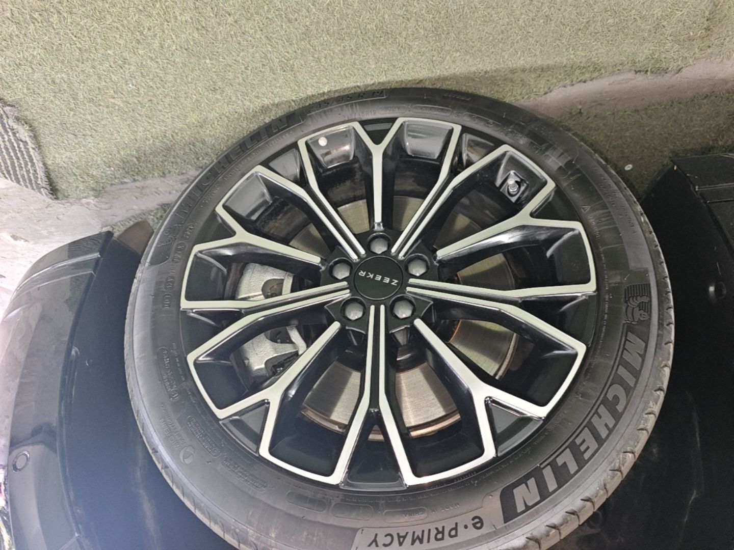 Zeekr 007GT 2026 Model All-Wheel-Drive Max Version 75 kWh — снимка 11