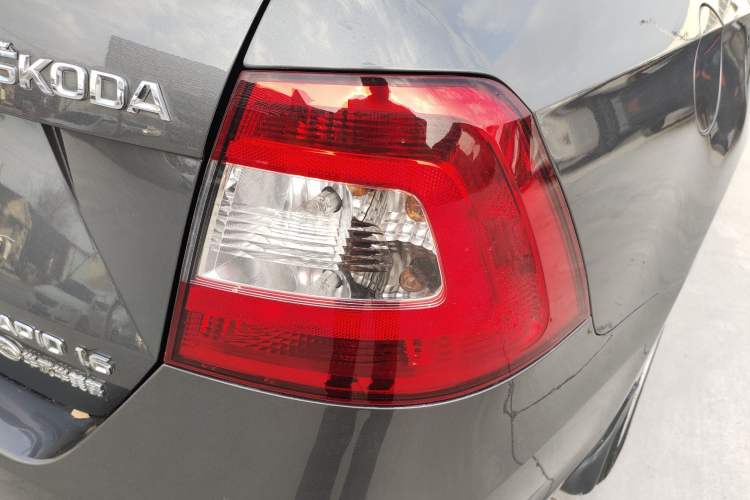 Used Skoda Rapid 2013 1.6L Manual Smart Selection Model