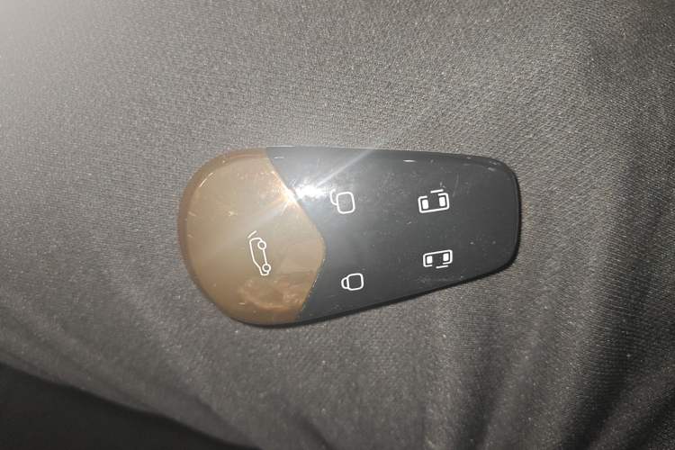 Used VOYAH Dream 2025 PHEV Four-Wheel-Drive Flagship Kunpeng Edition
