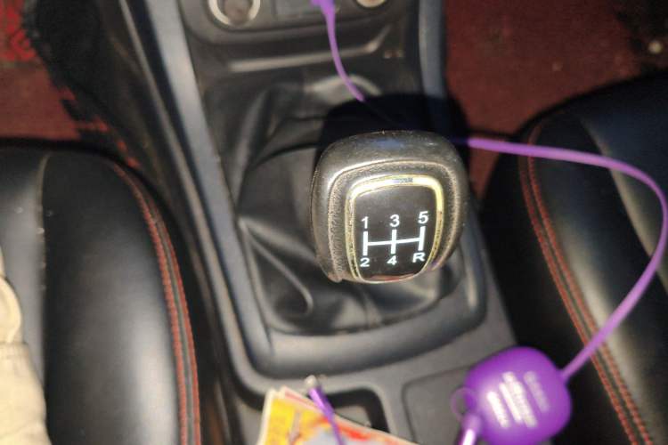 Used Isuzu JLM 2018 2.0T Two-Wheel-Drive Gasoline Ultra-Luxury Version 4K21D4T
