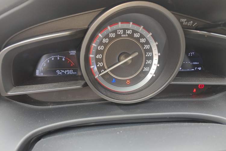 Used Mazda 3 Axela 2014 Sedan 1.5L Manual Comfort Model
