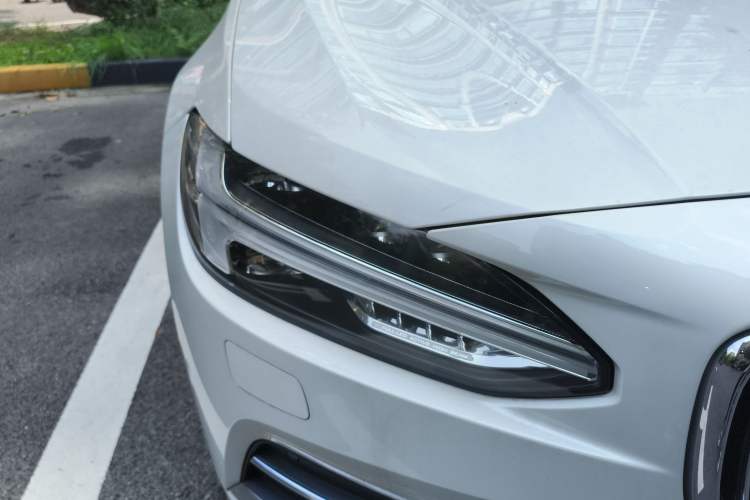 Used Volvo S90 2018 T5 Prestige Edition Right Front Headlight