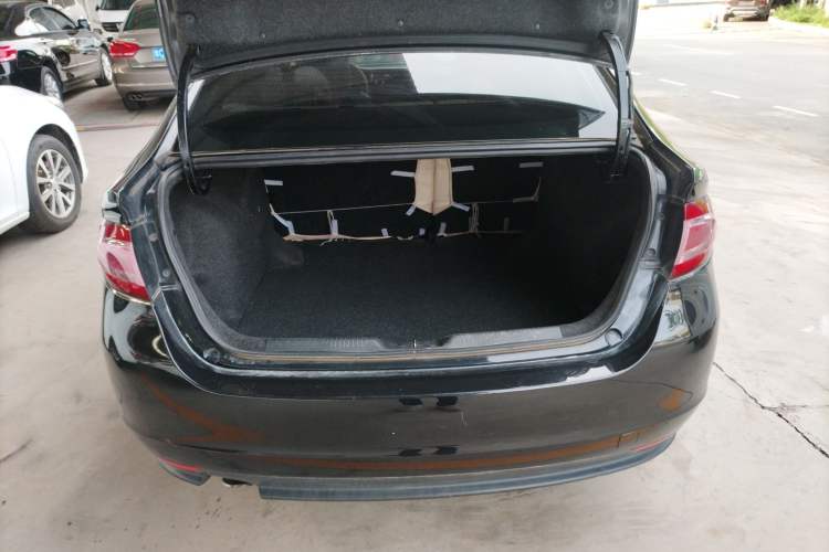 Used Fiat Viaggio 2015 1.4T Manual Enjoyment Edition Trunk