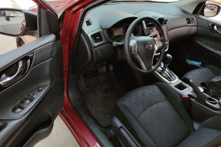 Used Nissan Tiida 2016 1.6L CVT Cool Dynamic Edition Driver Seat