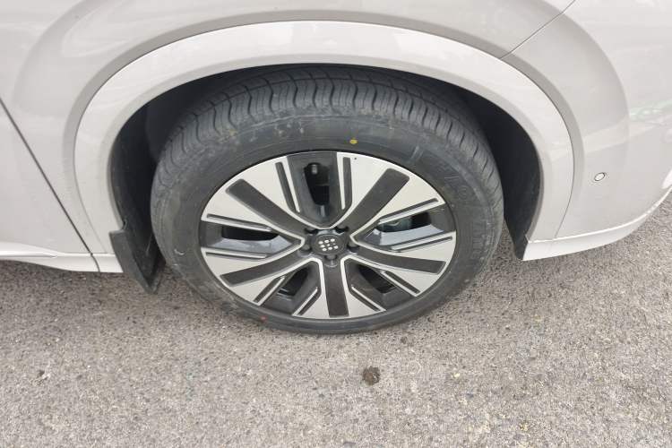 Used Landian E5 PLUS 2026 Model 230km Ultra-Long-Range Version Ultra 7-seater