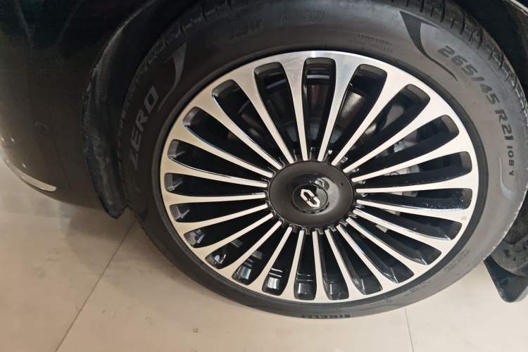 Used Hima AITO M9 2024 Range-Extended Ultra Version 42 kWh 6-Seater Model Left Front Wheel Hub