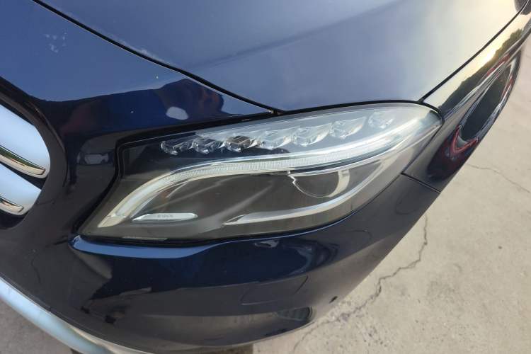 Used Mercedes-Benz GLA 2015 GLA 200 Fashion Model Left Front Headlight