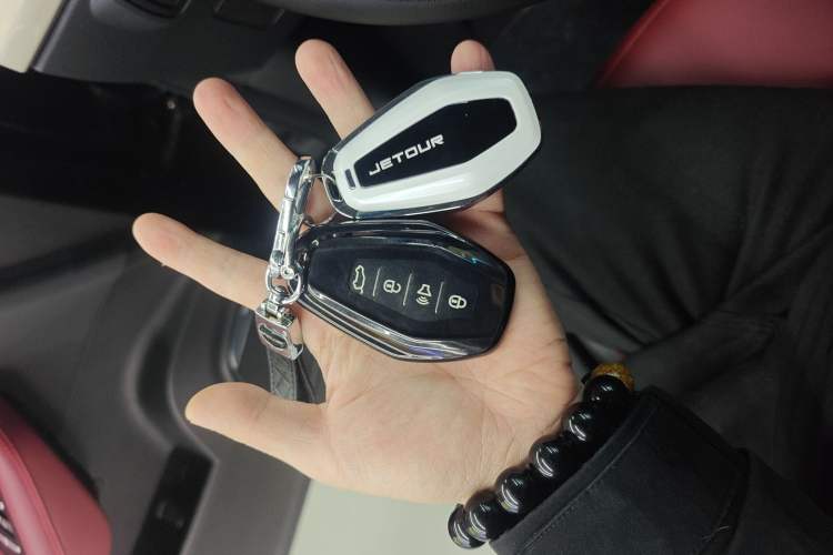 Used JETOUR X70 2025 1.5T Manual Overdrive Version 5 Seats
