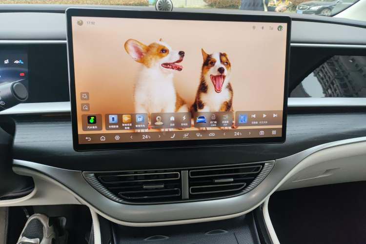 Used Denza D9 2024 DM-i 980 Four-Wheel Drive Flagship Model Audio And AC Panel