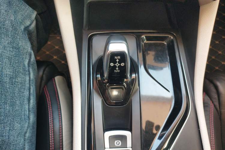 Used Lynk & Co 02 2018 1.5T DCT Two-Wheel Drive Zhaoban China V Standard
