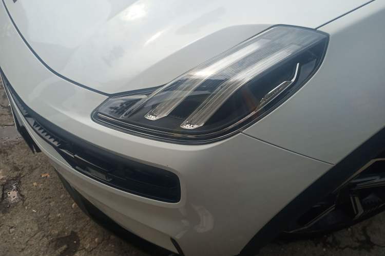 Used Lynk & Co 06 EM-P 2022 PHEV 84 km Range Pro Version Left Front Headlight