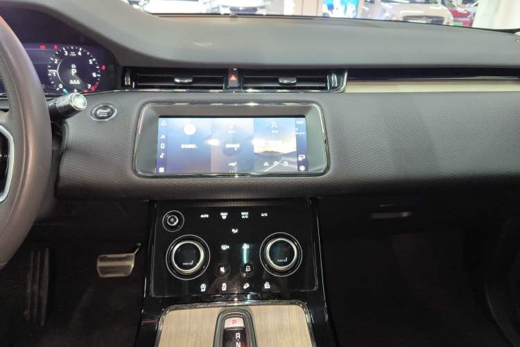 Used Land Rover Range Evoque 2021 Range Rover Velar 249 PS R-Dynamic S Performance Edition Audio And AC Panel