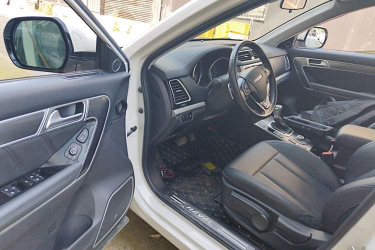 Used Haval H6 Coupe 2016 Blue Label 1.5T Automatic Two-Wheel Drive Urban Model Driver Seat