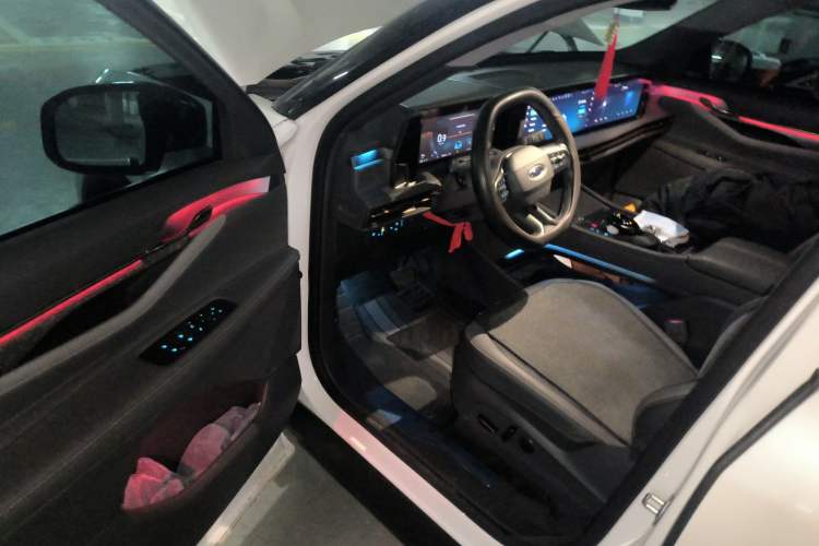 Used Ford Edge 2023 Ford Explorer L 2.0T EcoBoost Four-Wheel Drive 7-Seater Supreme Model
