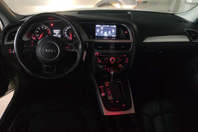 Used Audi A4L 2016 35 TFSI Collector's Edition Automatic Standard Model Center Console