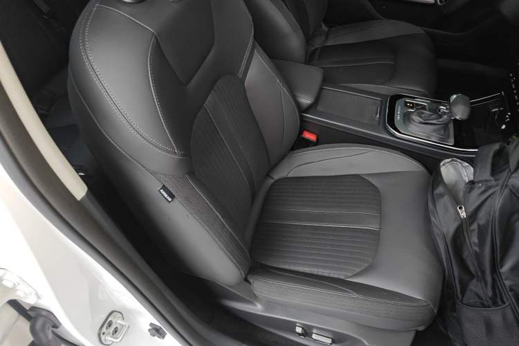 Used Dongfeng Aeolus Yixuan 2020 230T Automatic Cool Edition
