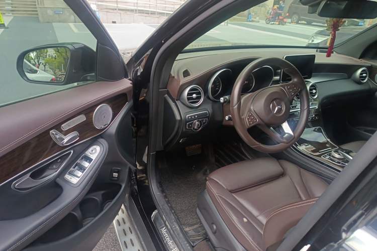 Used Mercedes-Benz GLC 2016 GLC 260 4MATIC Dynamic Edition
