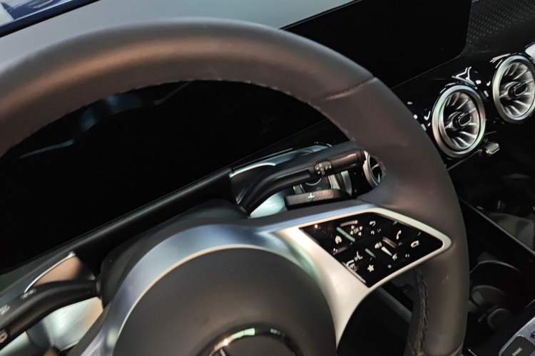 Used Mercedes-Benz GLB 2025 GLB 220 Sport Edition
