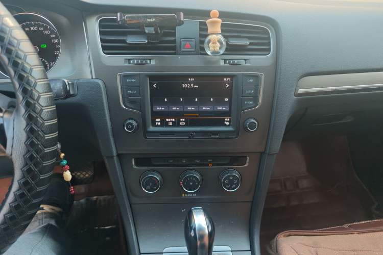 Used Volkswagen Golf 2016 230TSI Automatic Comfort Version
