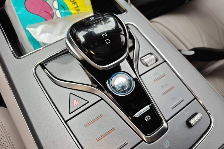 Used BYD Tang New Energy 2024 DM-i Glory Edition 112KM Flagship Model Gear Lever