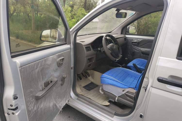 Used Wuling Rongguang V 2016 1.2L Practical Model Non-Power-Assisted