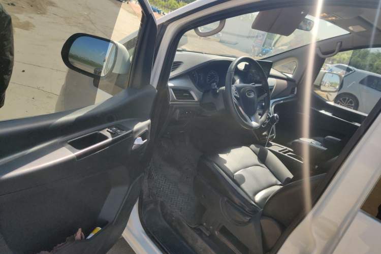 Used JAC Refine M3 2022 PLUS 1.8L 7-seater Standard Model
