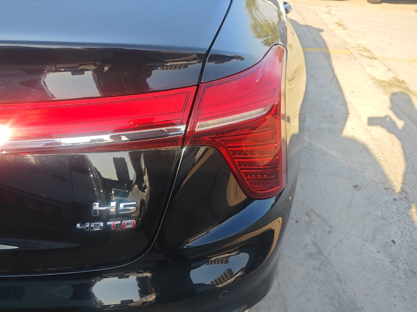 Hongqi H5 2023 2.0T Automatic Smart Connect Flagship Edition - Chinese Trim Xiang — снимка 9