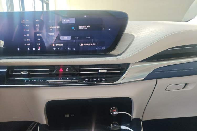 Used Buick Century 2023 2.0T Six-Seater Yinshi Edition