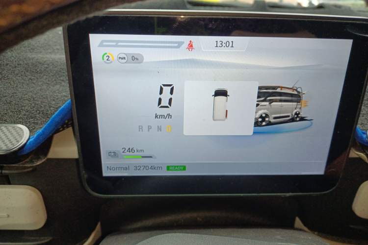 Used SAIC MAXUS Dana V1 2025 V1+ Long Wheelbase Low-Roof Multi-Function Version (62 kWh)
