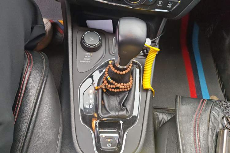 Used Jeep Cherokee 2020 2.0T Four-Wheel Drive Night Eagle Edition Gear Lever