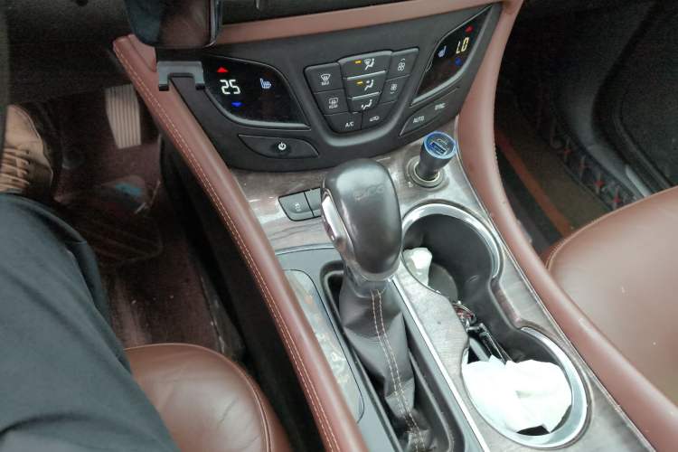 Used Buick Envision 2016 20T Two-Wheel-Drive Elite Model
