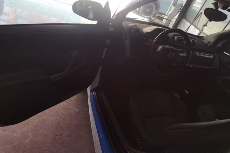 Used smart fortwo 2014 1.0 MHD Midnight Purple Limited Edition
