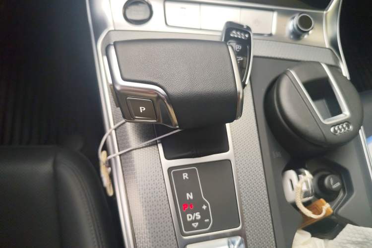 Used Audi A6 2022 allroad quattro Explorer 55 TFSI Prestige Off-Road Model