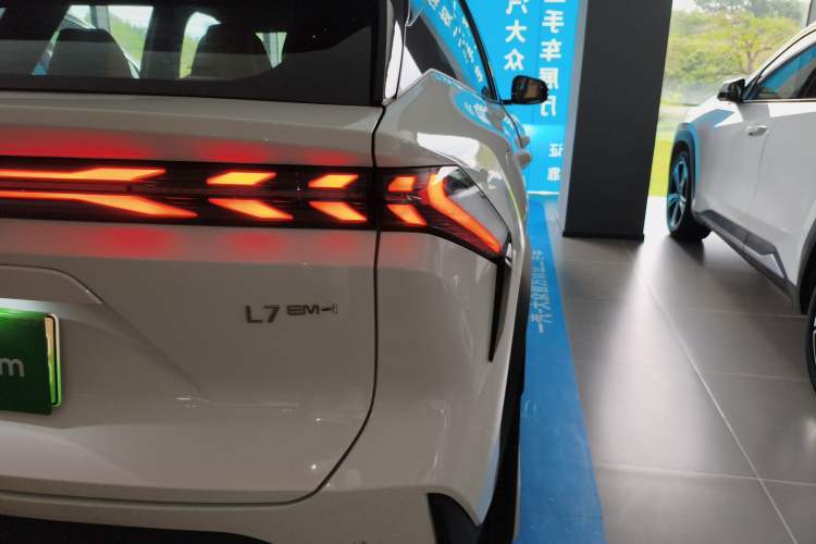 Used Geely Galaxy L7 2025 EM-i 115km Exploration+ Edition Right Rear Taillight