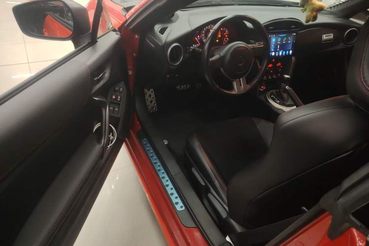 Used Toyota 86 2013 2.0L Automatic Luxury Version
