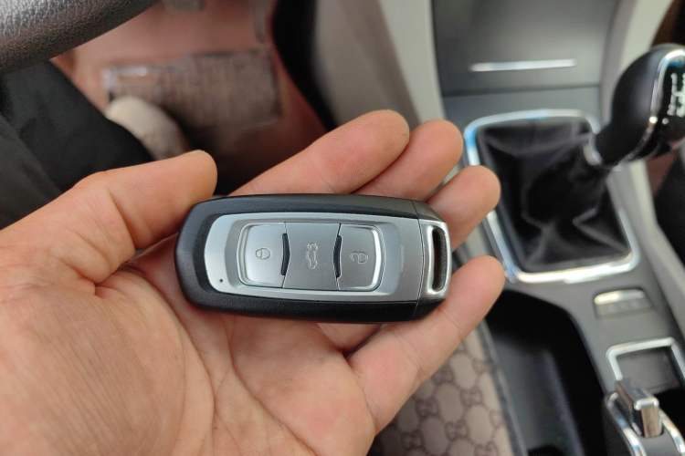 Used Geely Auto Emgrand 2014 Sedan 1.5L Manual Fashion Edition