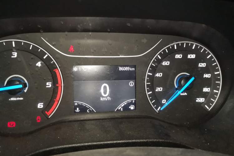 Used JMC Fushun 2022 2.0T Manual Multi-Function Passenger Vehicle Mid-Range High Roof 6-7 Seats
