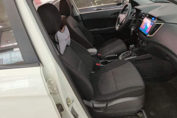 Used Hyundai ix25 2015 1.6L Automatic Two-Wheel Drive Fashionable GS Model Right Front Seat