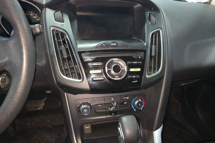 Used Ford Focus 2018 Hatchback Classic 1.6L Automatic Comfort Plus SmartDrive Edition Audio And AC Panel