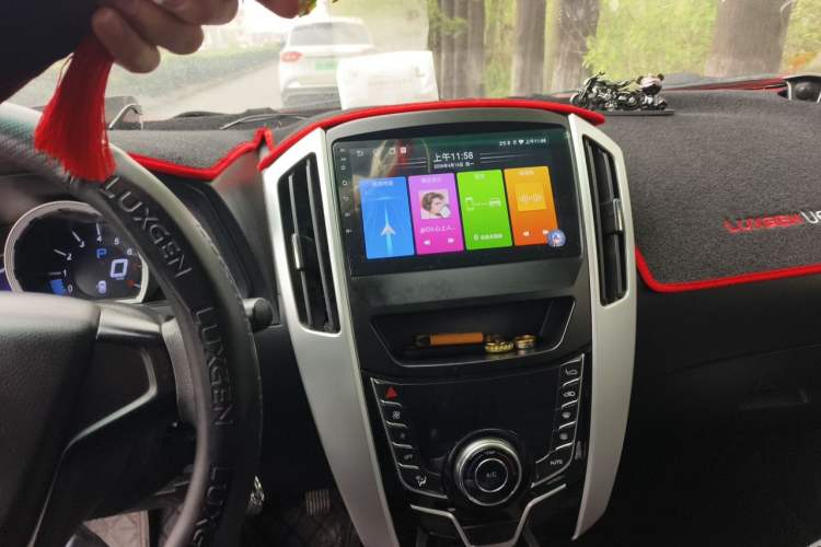 Used Luxgen U6 SUV 2015 1.8T Enhanced Charm Edition Audio And AC Panel