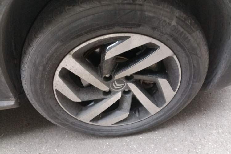 Used Citroen C3-XR 2015 1.6THP Automatic Flagship Model Right Front Wheel Hub