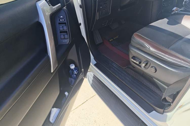 Used Toyota Prado 2019 3.5L Automatic TX-L Deluxe Edition with Rear-Mounted Spare Tire Driver Seat