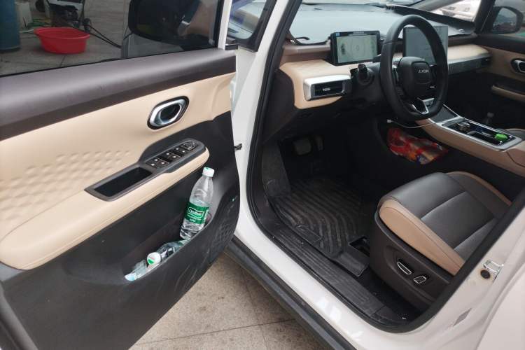 Used AION Y 2022 70 Tech Edition Lithium Iron Phosphate Driver Seat